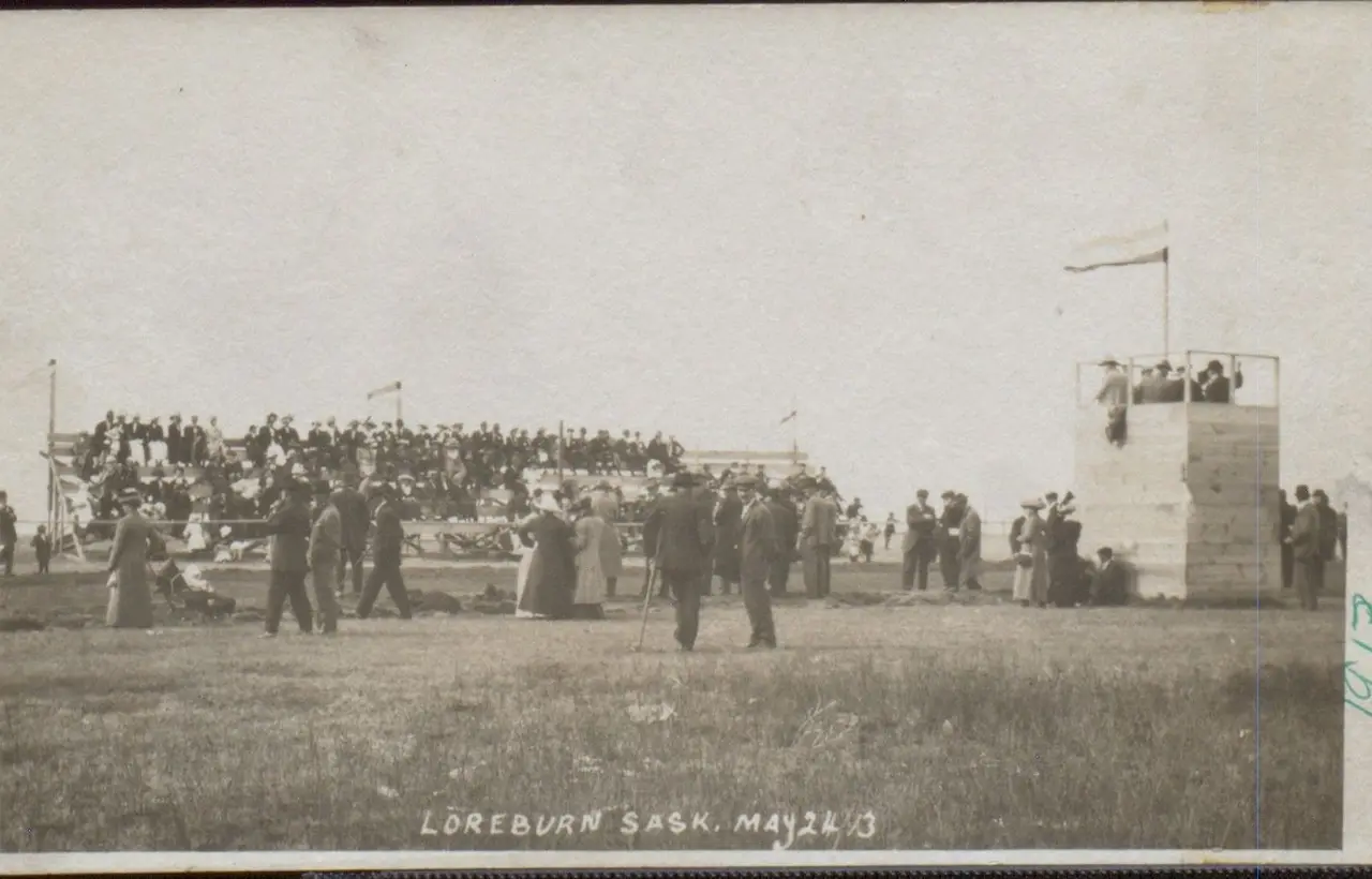 May 24th gathering with grandstand and crowd, 1913